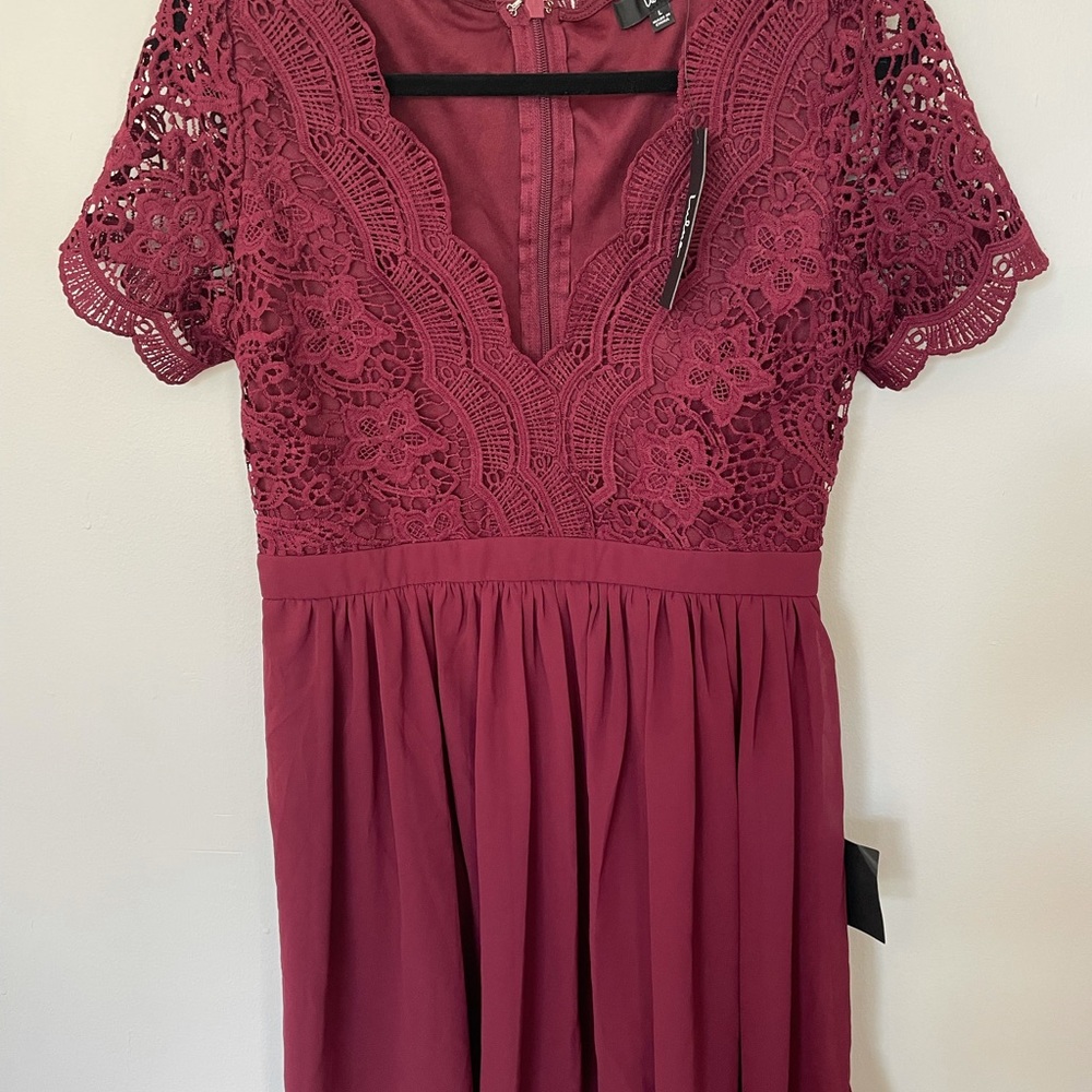 Lulu’s NWT Angel in Disguise Burgundy Lace Skater Dress Large